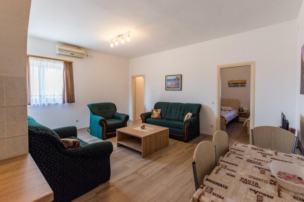 Apartment Lavanda 2 Porec Exterior photo